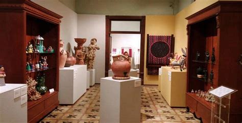 Museo de Arte Popular: Een Kleurrijk Ode aan Mexicaanse Tradities en Kunstenaarschap!