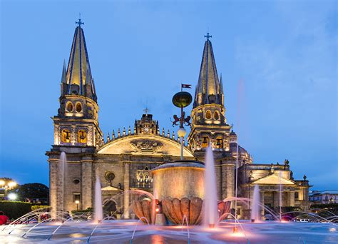  De Catedral de Guadalajara: Een Oase van Rust en Architecturale Pracht