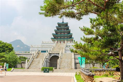 De Hanjiang Tempel: Een Mysterieus Oord met een Fascinerende Geschiedenis!