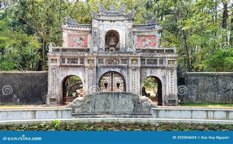  De Pagoda van de Drie Begroeten! Een Ontmoeting Met Geschiedenis en Pracht in Yuncheng!