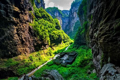  De Wulong Shan, een magische berg voor avonturiers en natuurliefhebbers!