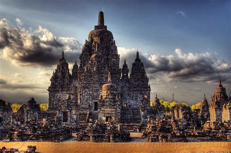 De indrukwekkende Candi Sewu: Een reis door de tijd en een ode aan architectuur!